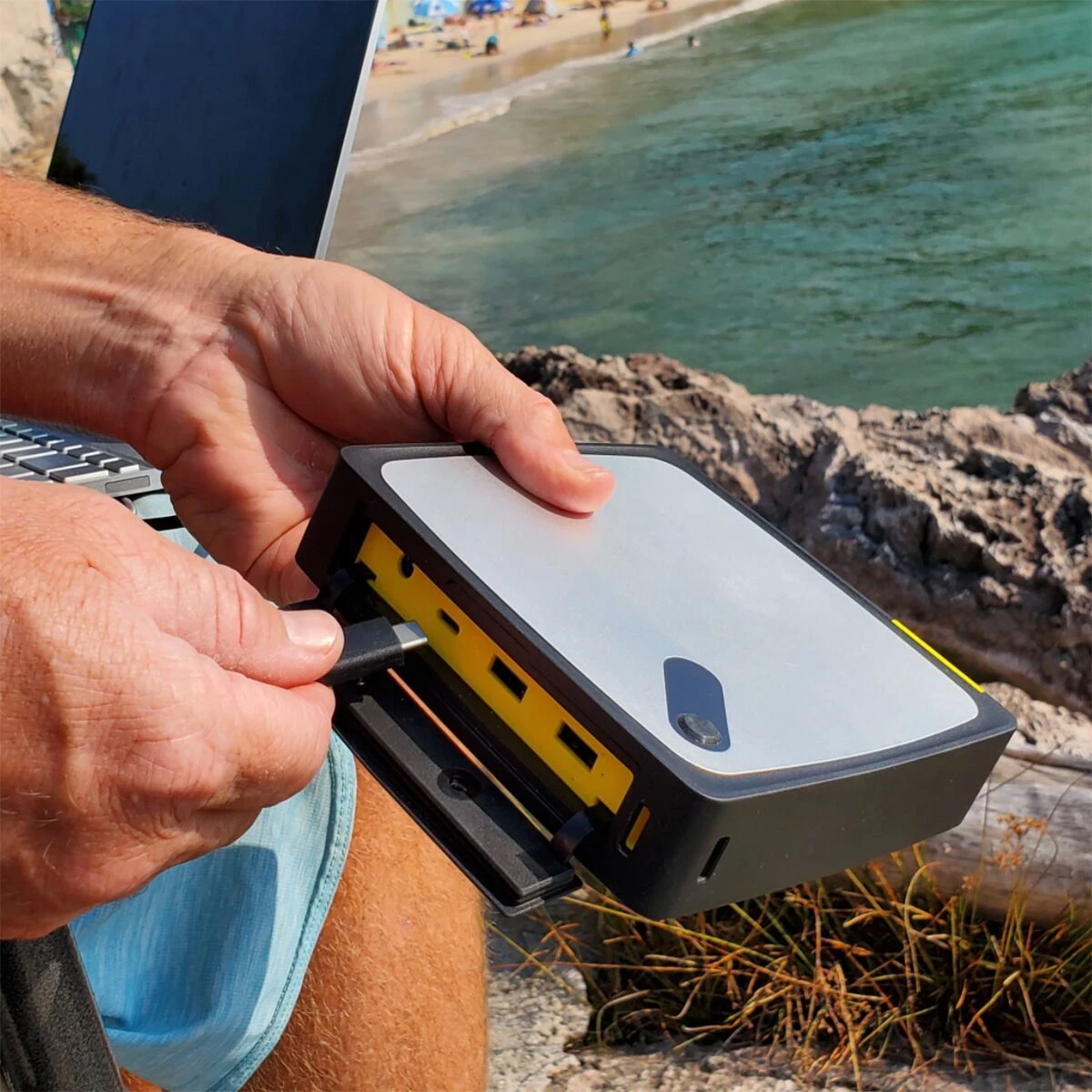 Budget ⌛ Powertraveller Batteries & Solar Power Phoenix 90 Charger 🎁 3 Budget ⌛ Powertraveller Batteries & Solar Power Phoenix 90 Charger 🎁 - Image 3